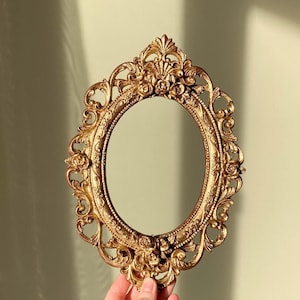 Baroque Gold Oval Frame, Vintage Style Ornate Wall Decor