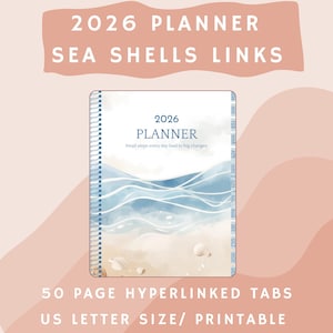 Puede incluir: Un planificador 2026 con espiral y portada con temática de playa, con olas y conchas marinas en acuarela. El planificador incluye 50 pestañas con hipervínculos y es de tamaño carta estadounidense. El texto de la portada dice "2026 Planner".