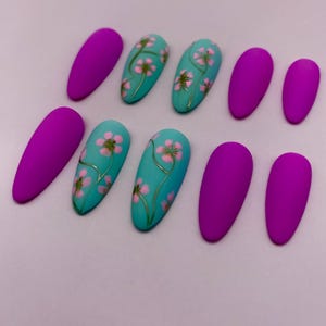 Uñas postizas con diseño de flor de cerezo - Uñas postizas con diseño floral de Sakura - Set de decoración de uñas de primavera - Uñas reutilizables hechas a mano - Uñas postizas en color rosa suave - Regalo para ella