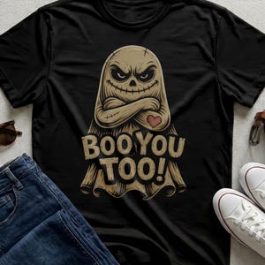 Camiseta de Halloween con fantasma sarcástico, camisa espeluznante con boca cosida, actitud de brazos cruzados