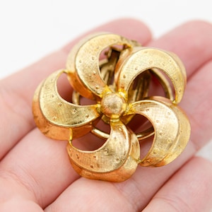 Vintage gold scarf ring clip Simple flower hinged scarf clip Textured neckerchief slide