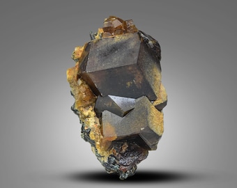 Grenat andradite brut naturel avec amas de cristaux de