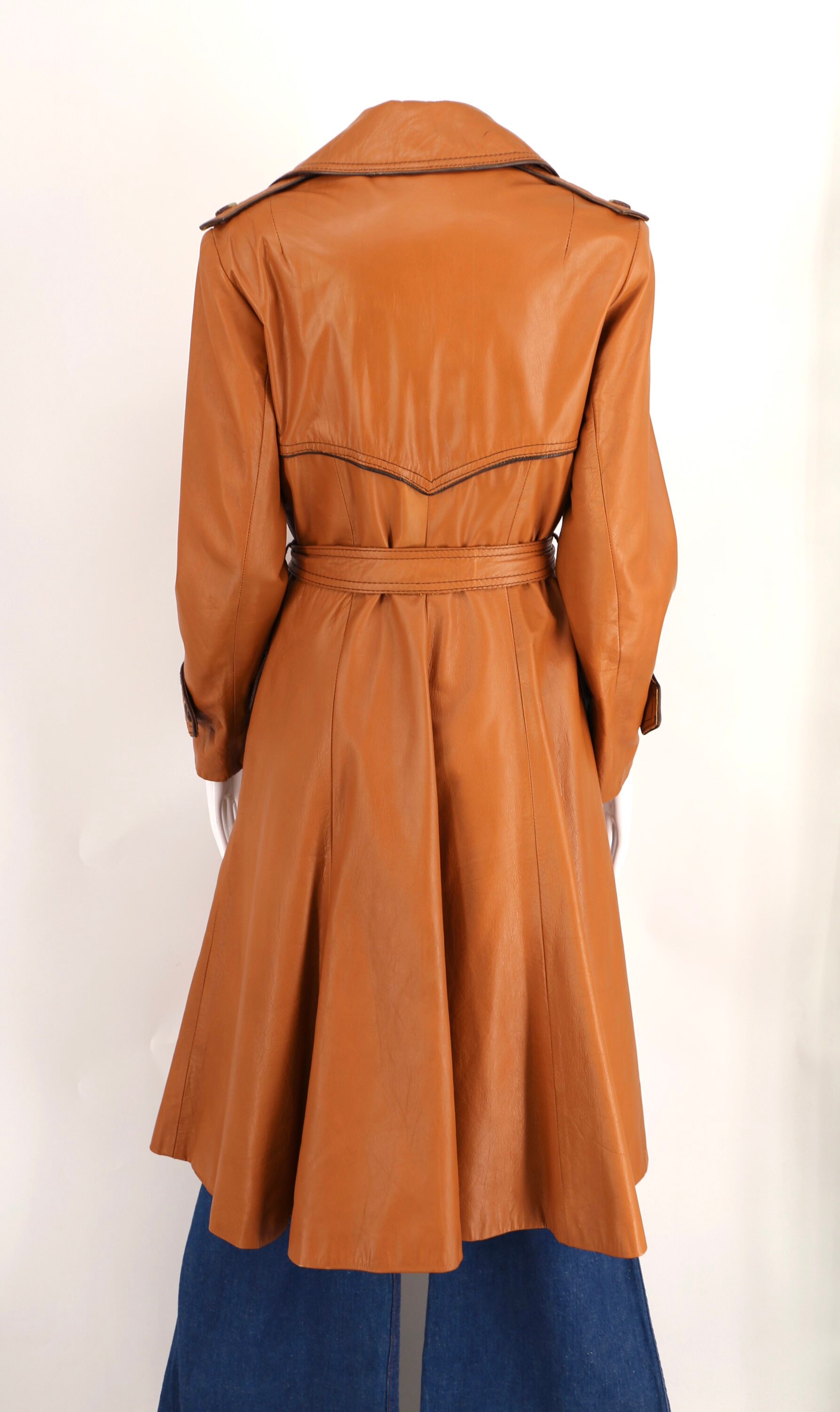 70s caramel leather trench coat sz M / vintage 1970s WILSONS belted ...