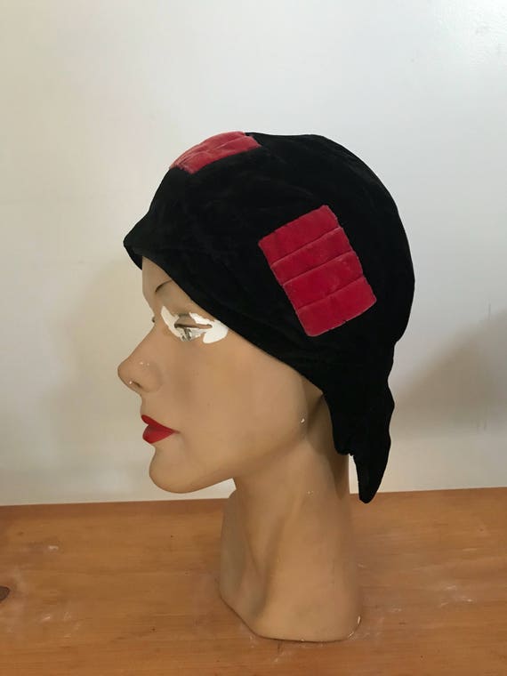 20s CLOCHE HAT black silk velvet w/ pink trim and… - image 2