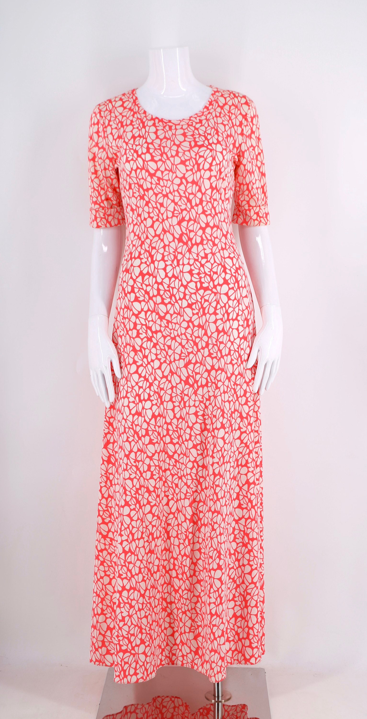 70s DVF RE 7 fuchsia white print nylon jersey maxi dress M / 1970s ...