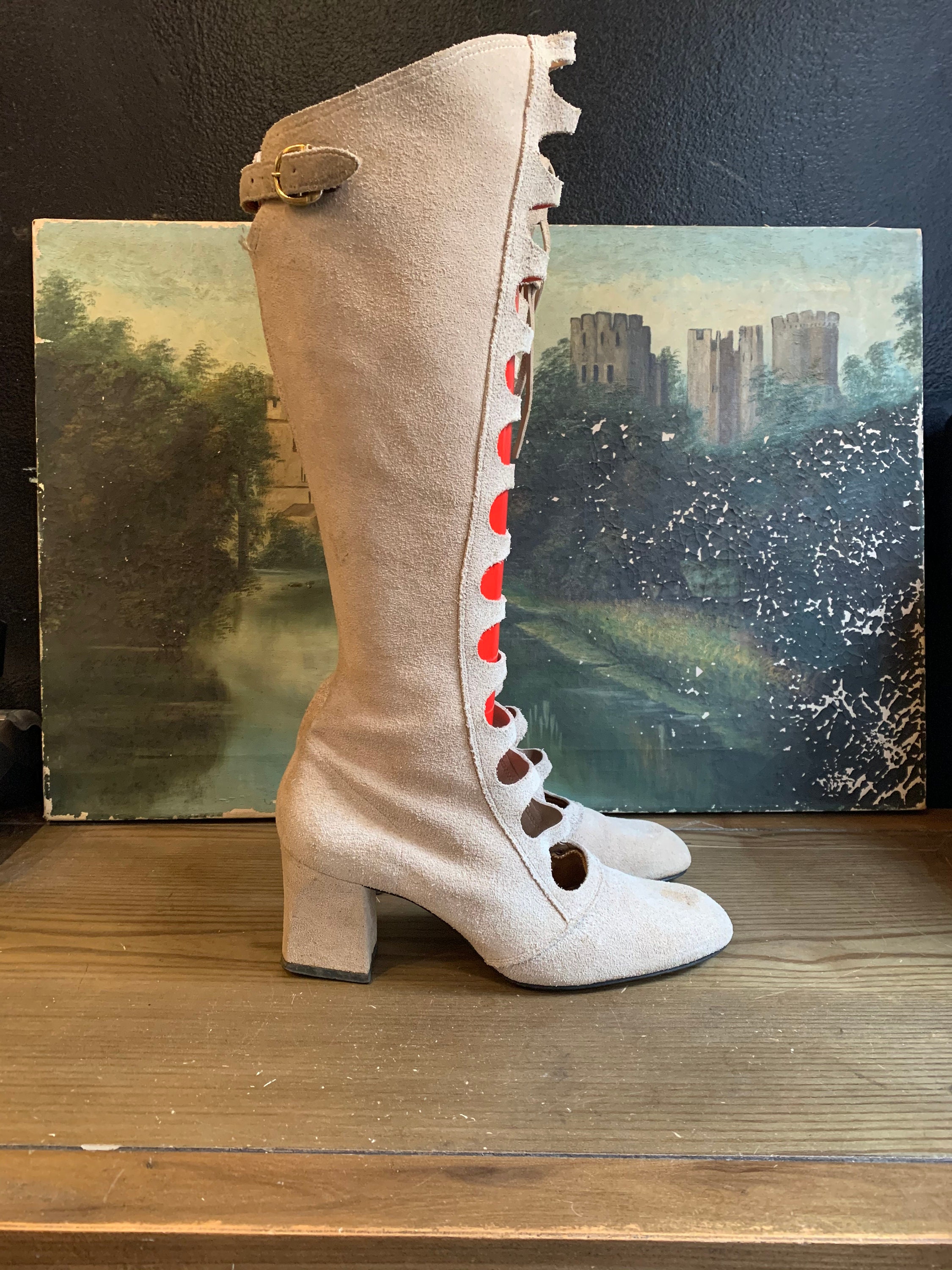 Beautiful 1960's Tan/Bone Colored SUEDE Caged Gogo Boots SZ 6.5