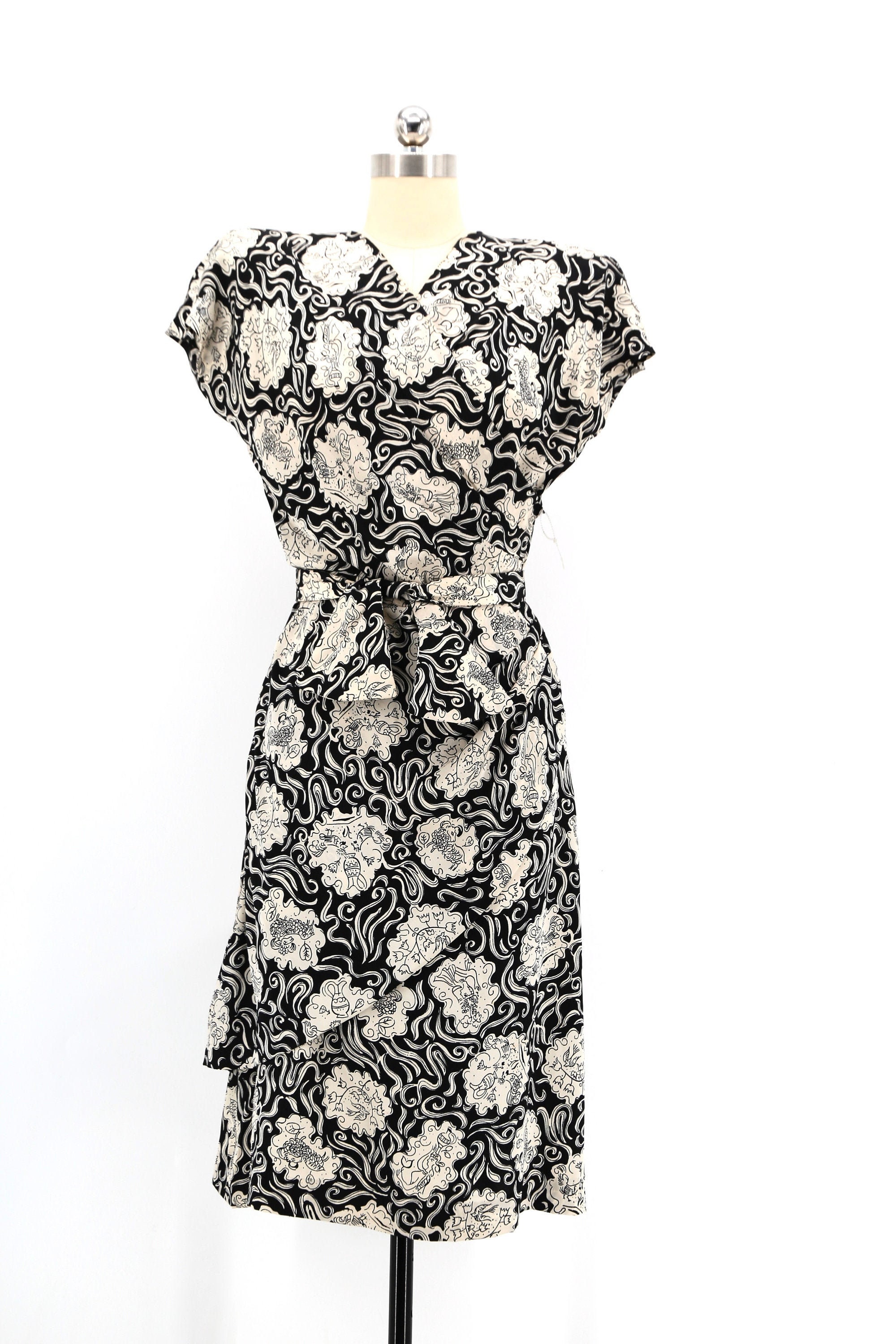 40s novelty print silk day dress : black and white Grecian holiday ...