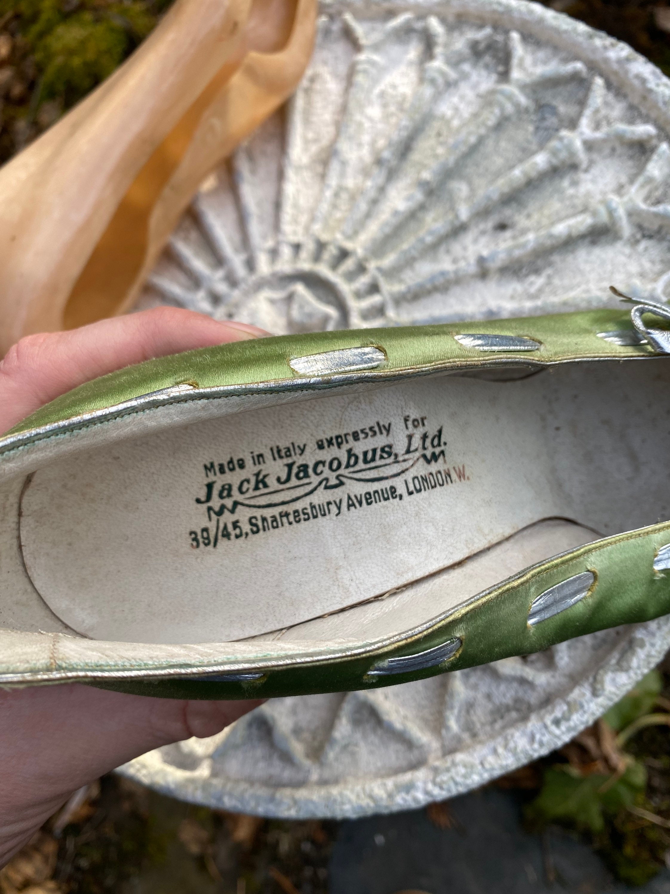 20s silk shoes celery green sz 6 / vintage 1920s ENGLAND flapper high