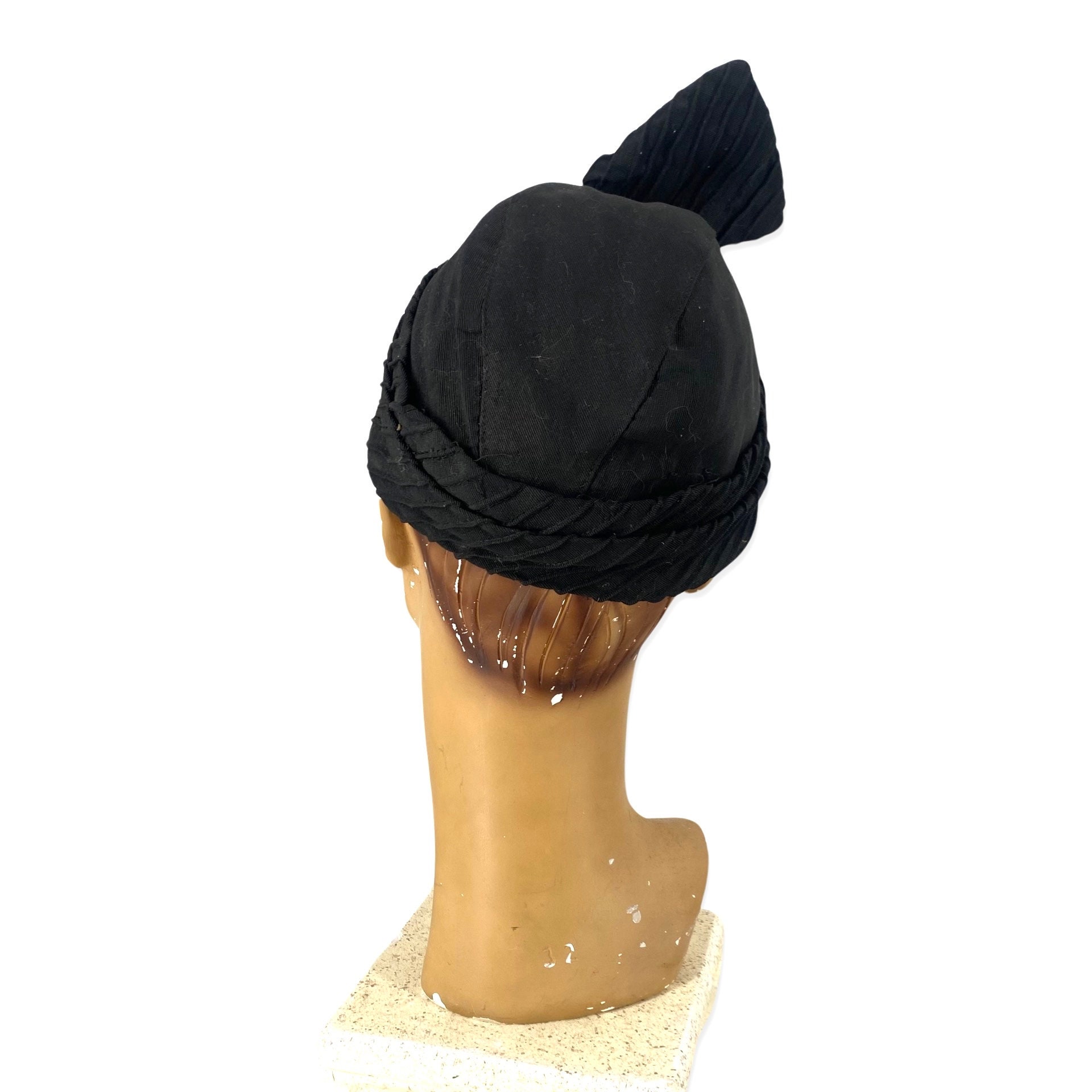 1930s turban twist hat, vintage 30s fascinator, black grosgrain hat, WWII  era cocktail hat skull cap tilt