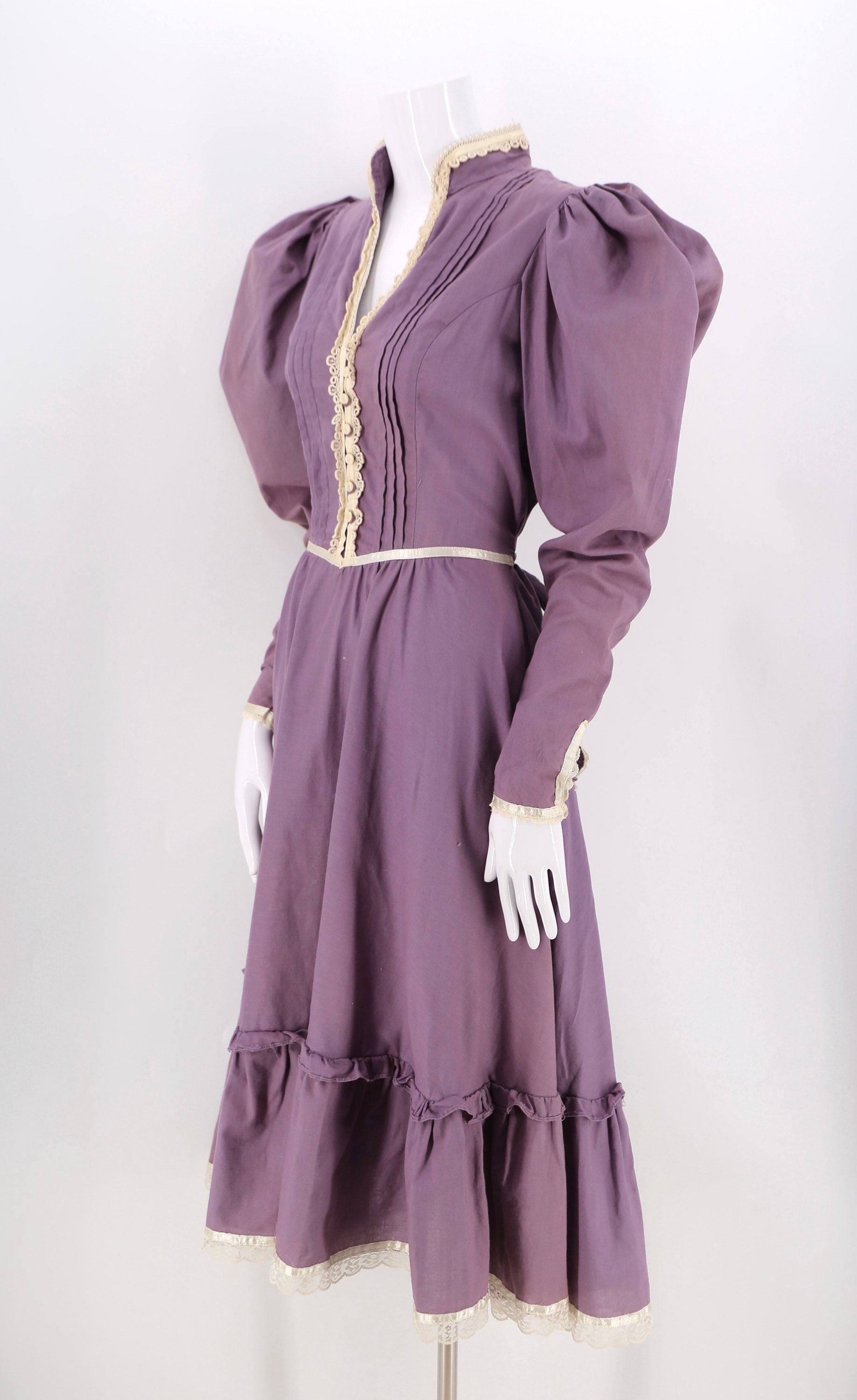 70s GUNNE SAX lavender Victorian prairie dress / vintage 1970s cotton leg o mutton bohemian 