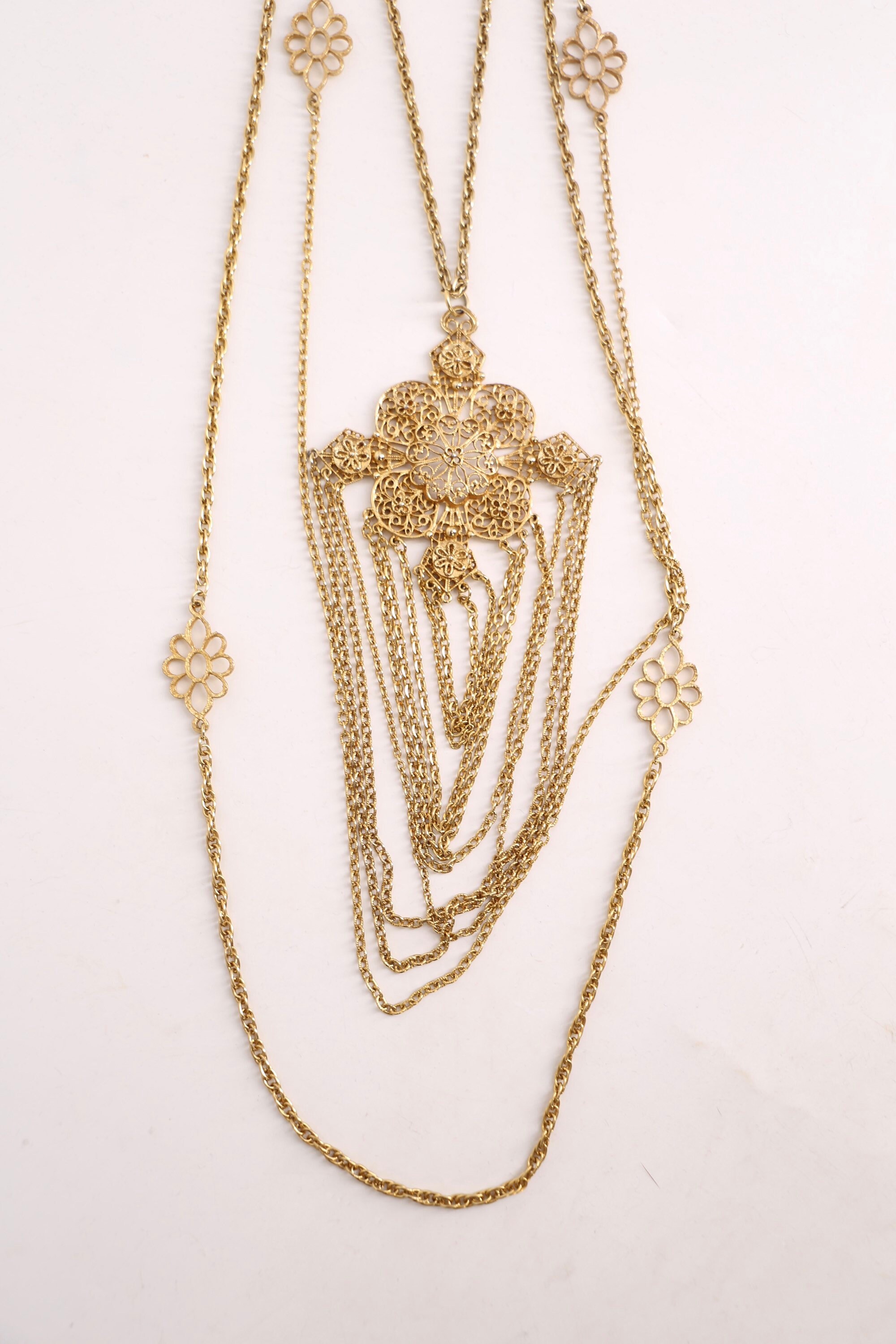 vintage 60s gold statement necklace / 1960s layered chains & pendant
