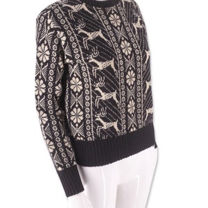 1940s Womens sweater size Small, knit reindeer print, Intarsia ski sweater black and cream 40s 30s knitwear image 3