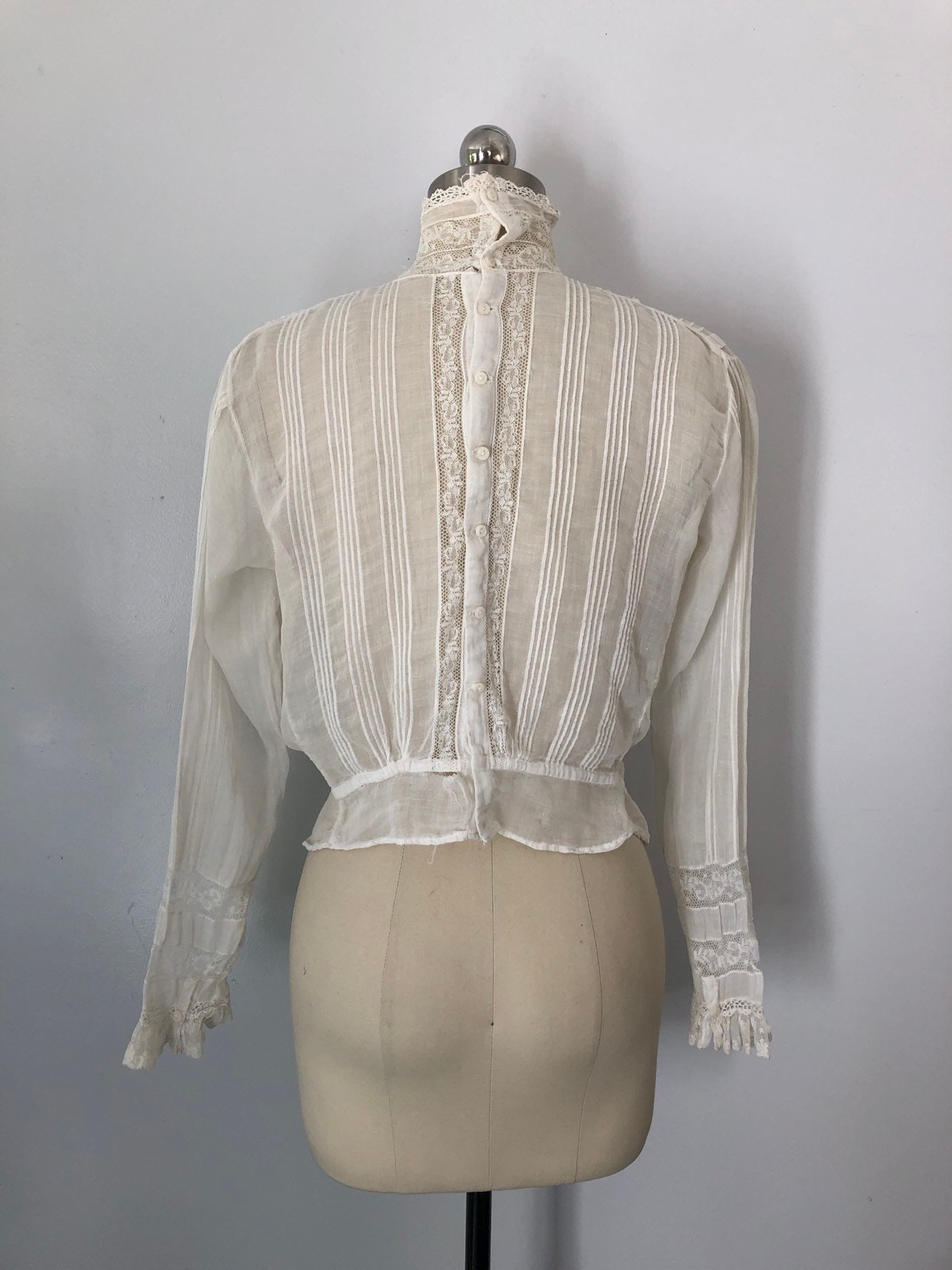 1890s VICTORIAN white cotton embroidered lace high neck tea / lawn ...