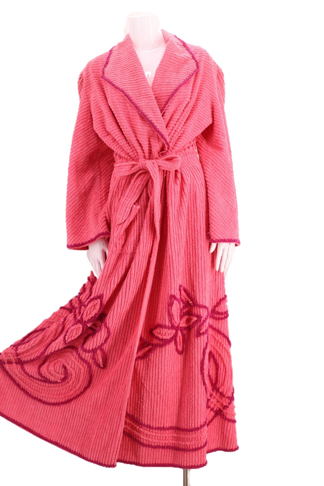 vintage 1940s chenille print robe 40s pink chenille dressing