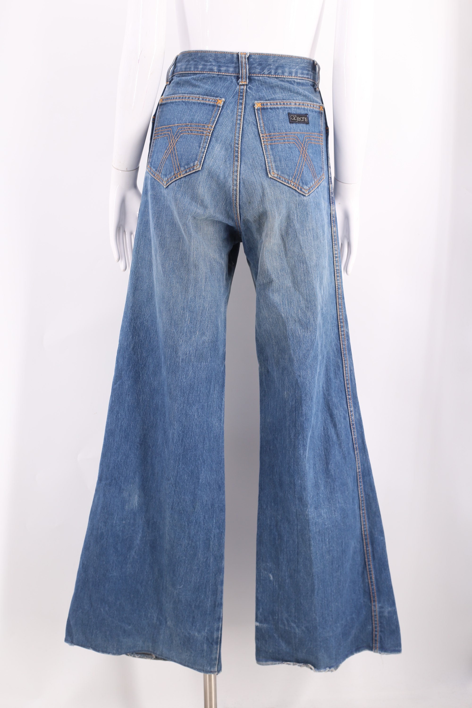 70's Vintage Blue Bell Bottom Wide Leg Jeans / 24 Waist – Past Lives Thrift