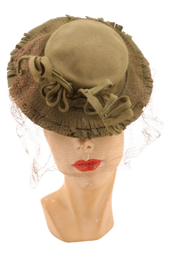 40s New York CREATIONS green disc tilt hat / vint… - image 2