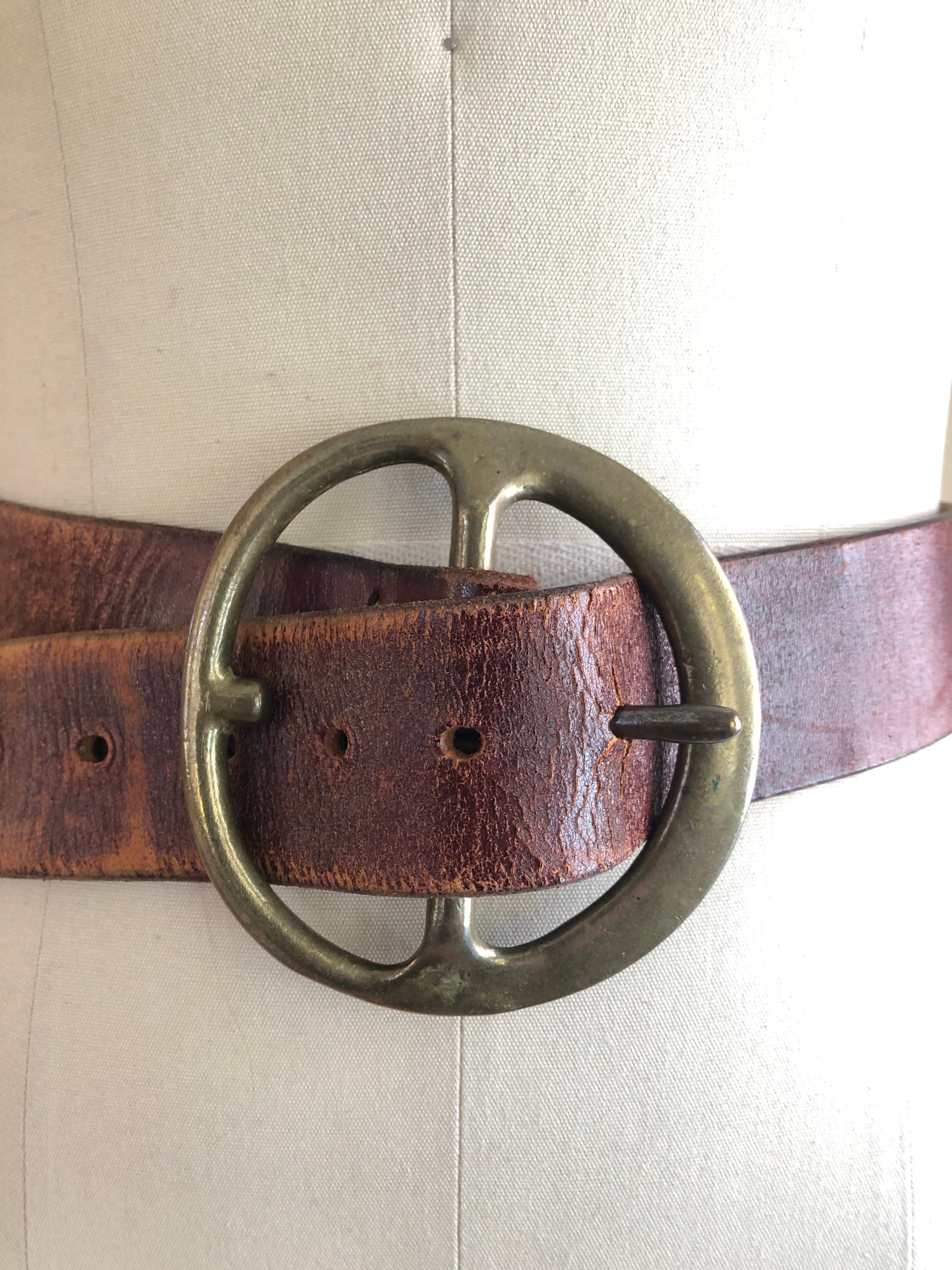 70s brown leather & brass large buckle belt / vintage 1970s Woodstock era  worn in hippy belt 26-31