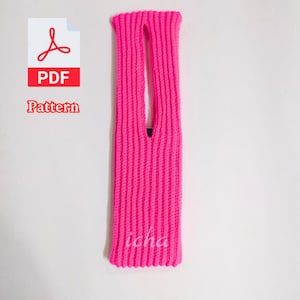 Può includere: Un articolo lavorato a maglia rosa acceso, allungato con un'apertura centrale. La parola "icha" è scritta in corsivo in basso. Un'icona del modello PDF con la parola "Pattern" si trova nell'angolo in alto a sinistra.