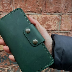 Portafoglio lungo bifold verde, portafoglio da uomo inciso, regalo personalizzato per la festa del papà, accessori in vera pelle fatti a mano, portafoglio sottile minimalista