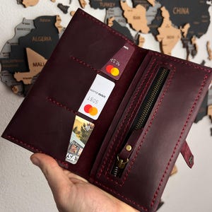 Portefeuille à deux volets en cuir avec compartiment pour pièces de monnaie, portefeuille long bordeaux fait main, porte-cartes, cadeau d'anniversaire gravé pour mari