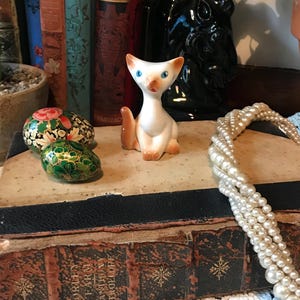 Vintage Porcelain Cat, Siamese Cat Figurine, Sitting Cat Ornament, Made in Italy