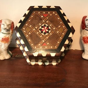 Vintage Inlaid Trinket Jewellery Wooden Box, Wooden Jewellery Box, Inlay Jewellery Box, Vintage wooden Inlaid Trinket Box