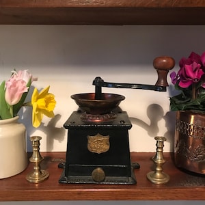 Antique Cast Iron Coffee Grinder, J & J Siddons Vintage Table Top Heavy Coffee Grinder, Rustic Farmhouse, Country Kitchen, Primitive Decor