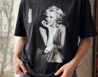 Marilyn Monroe Classic Tee | Vintage Pop Art Shirt (no text)