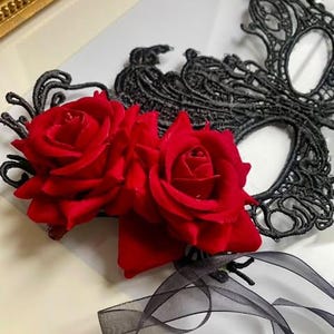 HALLOWEEN Venetian Black MASQUERADE Mask Red Floral Flower Detail Ball Fancy Dress Party Halloween Christmas Valentines