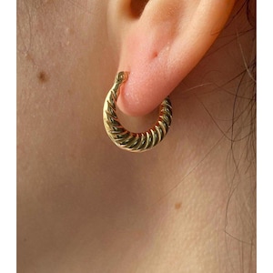 14k Solid Gold Dainty Hoop Earring - Mini Mussel Earring - 14k Real Gold Earrings - Dainty Mussel Earrings - Gold earring-Gift For Her