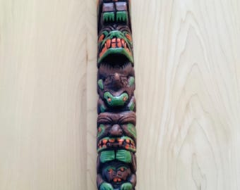 圧倒的存在感！魔除けの力を宿す 巨大ハンドメイド トーテムポール彫刻 巨大な手作りの木製トーテムポール：高さ6.5フィートの鷲の彫刻