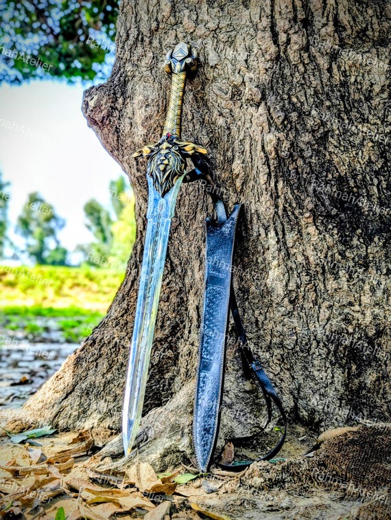 Handmade Warcraft Royal Guard Sword: 38" Lion Sword Replica with Leather Sheath
