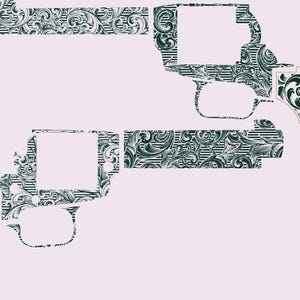Könnte beinhalten: Zwei schwarze und weiße gemusterte Waffengriffe mit einem floralen Design. Die Griffe sind für einen Revolver.