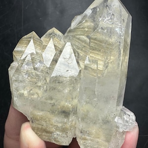 パキスタン産 水晶クラスター｜高透明・立派ポイント群 コレクション　鉱物標本 パキスタン産、母岩付き天然透明水晶クラスター（192g）コレクター向け