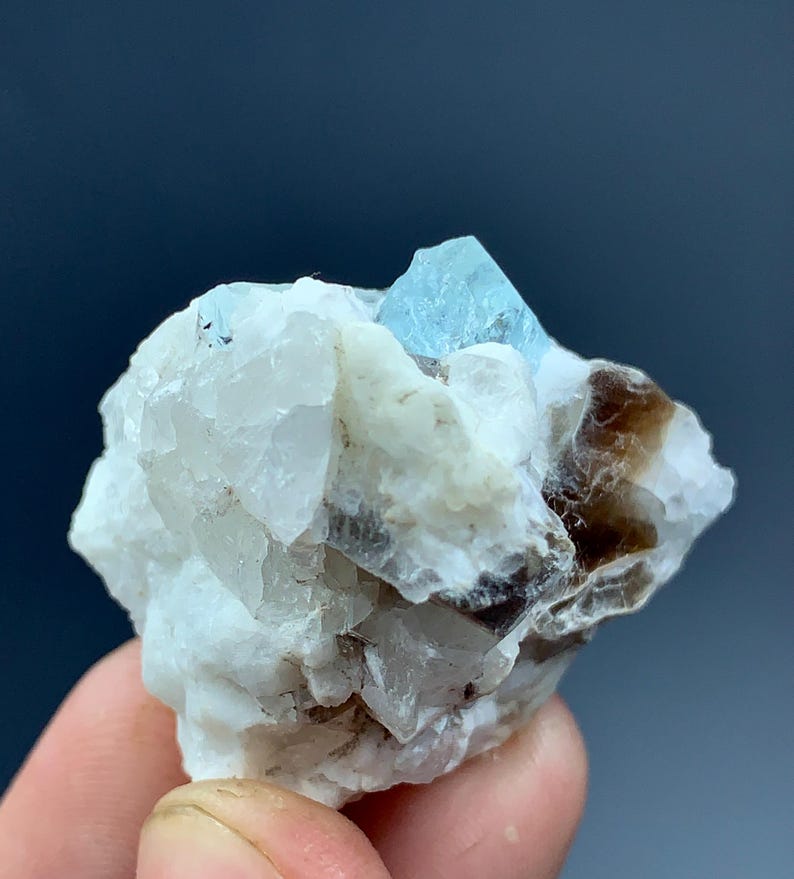 111 Carats Natural Aquamarine Crystal With Albite and Muscovite ...
