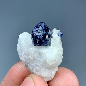 27 carats Blue Spinel Crystal On Albite Matrix from Pakistan