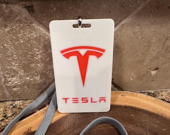 Porta credenciales futurista impreso en 3D: tarjeta de identificación tecnológica minimalista con cordón