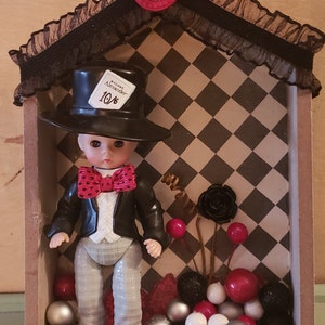 Alice In Wonderland The Mad Hatter Shadow box