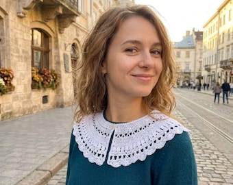 Beautiful Vintage-Style Handcrafted Crochet Collar