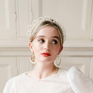 LOELIA || Pearl Wedding Headpiece, Bridal Hair Accessory, Pearl Headband, Vintage style bridal tiara, Summer Wedding Accessory