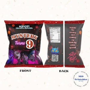 Könnte beinhalten: Ein Set aus drei Keramikbechern mit gesprenkelter, matter Oberfläche. Jeder Becher hat eine andere Farbe: hellblau, cremefarben und grau. Die Becher haben ein schlichtes, modernes Design und einen bequemen Griff.