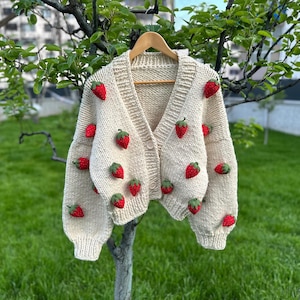 ストロベリーカーディガン、3Dストロベリー刺繍、厚手レディースカーディガン、ストロベリーセーター、クリスマスプレゼント、ストロベリークロシェパターン