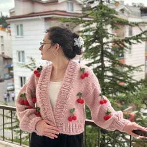 Embroidered Cherry Cardigan: Trendy Women&#39;s Sweater