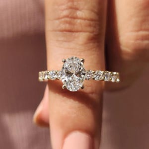 Lab Grown diamanten verlovingsring ovaal geslepen gouden band ethische diamanten ring sprankelende duurzame bruidssieraden handgemaakte ring cadeau