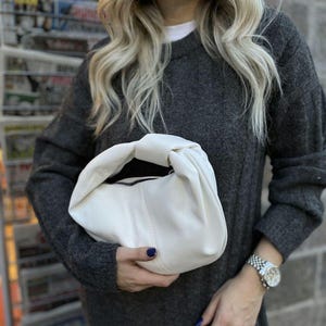 Mini Vegan Leder Knoten Tasche - Gewebte Handgelenk Clutch - Kleine Handtasche für Frauen - Schicke Baguette Geldbörse - Eleganter Alltag Beutel - Geschenk für Sie