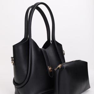 Lederschloss-Detail-Umhängetasche mit Make-up-Beutel - Handtasche mit langem Riemen & Crossbody-Tasche - MIRA - Farboption Schwarz / Braun