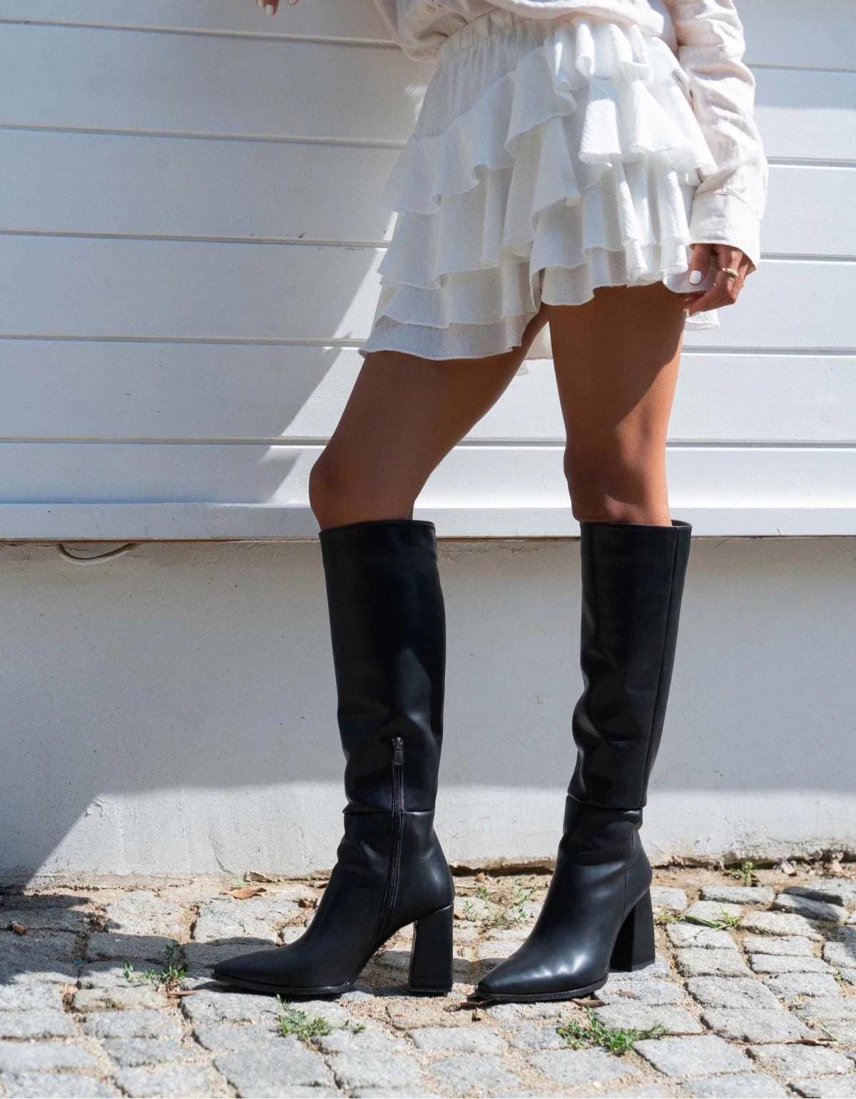 Tacones negros puntiagudos México