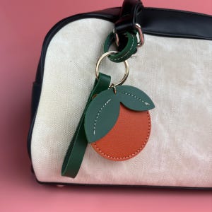Orangefarbene Schlüsselhalter - Obst Anhänger für Schlüssel und Karten, niedliches Geschenk für Sie
