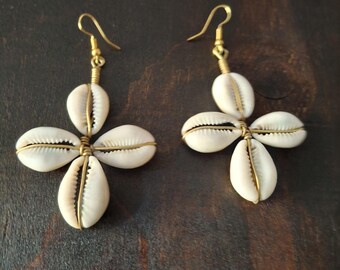 Cowrie Shell Earrings – African Dangle Jewelry – Zulu Tribal Earrings – Boho Wedding Accessories – Lightweight Earrings – Gift for Her
