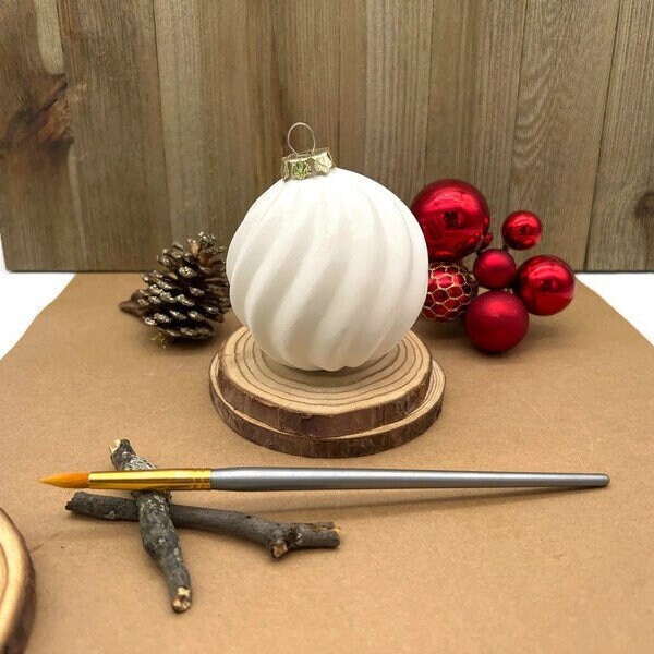 Schuang Paint Your Own Figurines Kit - Christmas Tree, Santa & Snowman Plaster Craft
